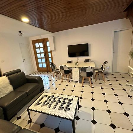Agreable Appartement Dans Une Maison Saint-Denis  Eksteriør billede