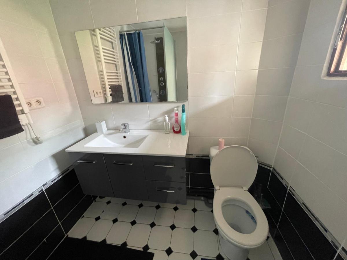 Agreable Appartement Dans Une Maison Saint-Denis  Eksteriør billede