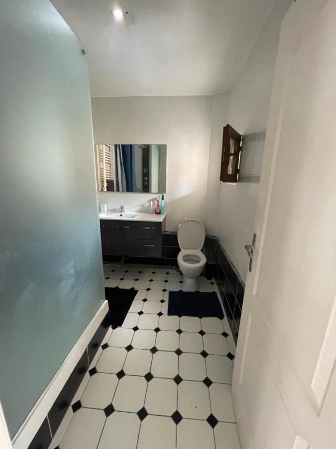 Agreable Appartement Dans Une Maison Saint-Denis  Eksteriør billede