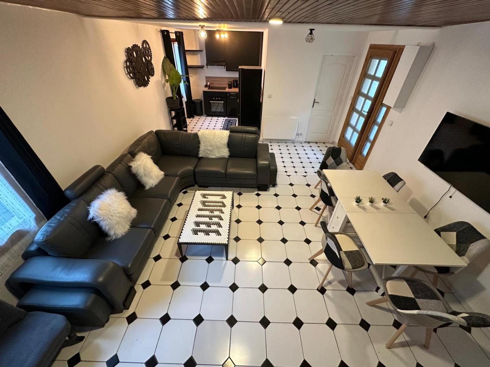 Agreable Appartement Dans Une Maison Saint-Denis  Eksteriør billede