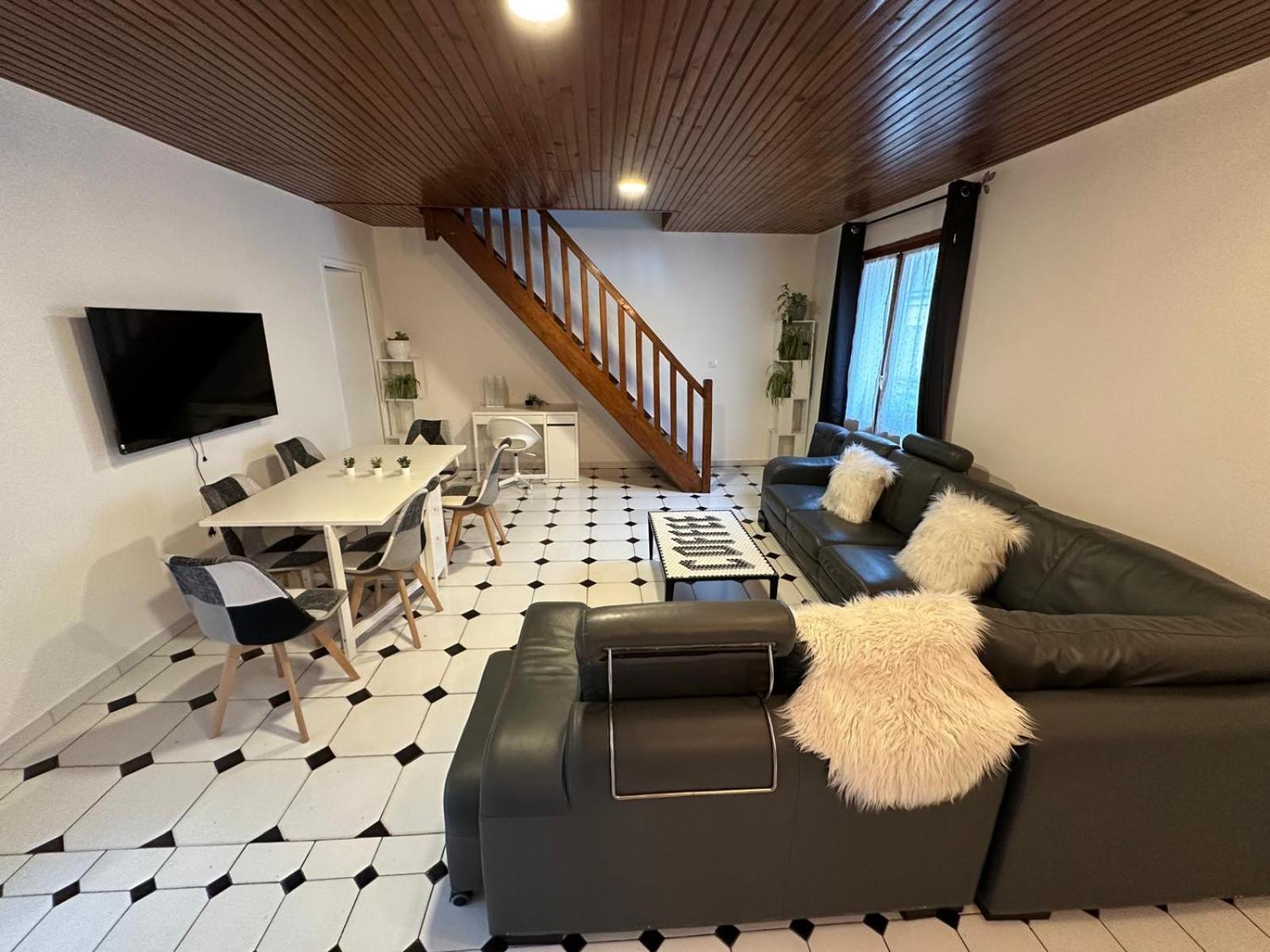 Agreable Appartement Dans Une Maison Saint-Denis  Eksteriør billede